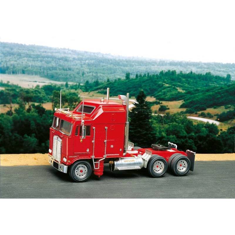 Kenworth Aerodyne REVELL 07671 1 32ème maquette char promo