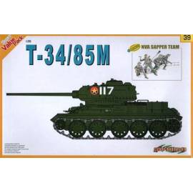 T-34/85M With NVA Sapper Team Figure Set 