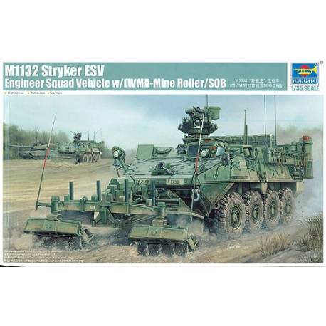 M1132 STRYKER US ENGINEER SQUAD VEHICLE avec LWMR mine Roller 