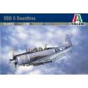 SBD-5 DAUNTLESS