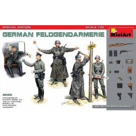 Maquette figurine GERMAN FELDGENDARMERIE. SPECIAL EDITION|Miniart|35315|1:35