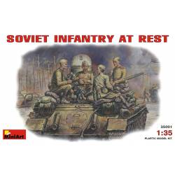 SOVIET INFANTRY AT REST 