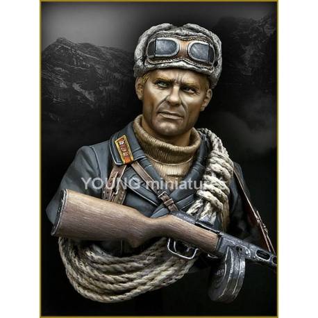 SOVIET MOUNTAINEER OFFICER 1942