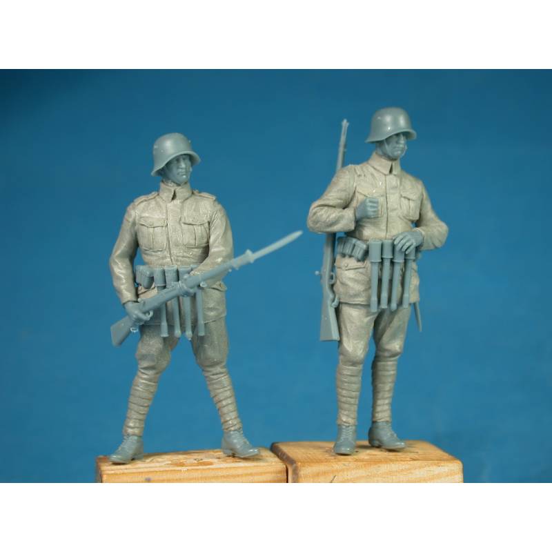 German Freikorps soldier with rifle COPPER STATE MODELS F35-044 1/35ème ...