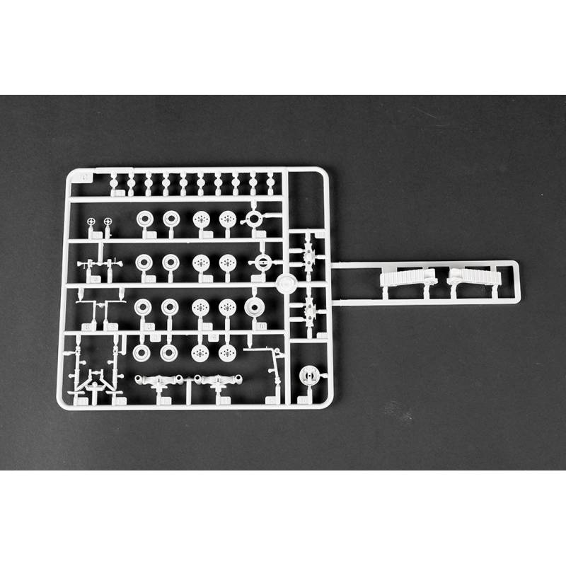 maz-537g-late-production-type-with-maz-chmzap-5247g-semitrailer