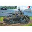 Maquette char Panzerkampfwagen IV Ausf G. Early Production & Motorcycle Eastern Front